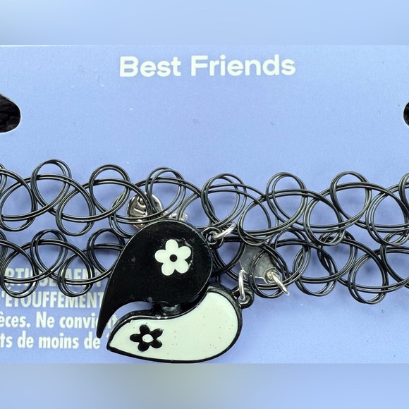 Claire’s Best Friends Chokers Black & White Split Heart Yin Yang Glow in Dark - Picture 4 of 9